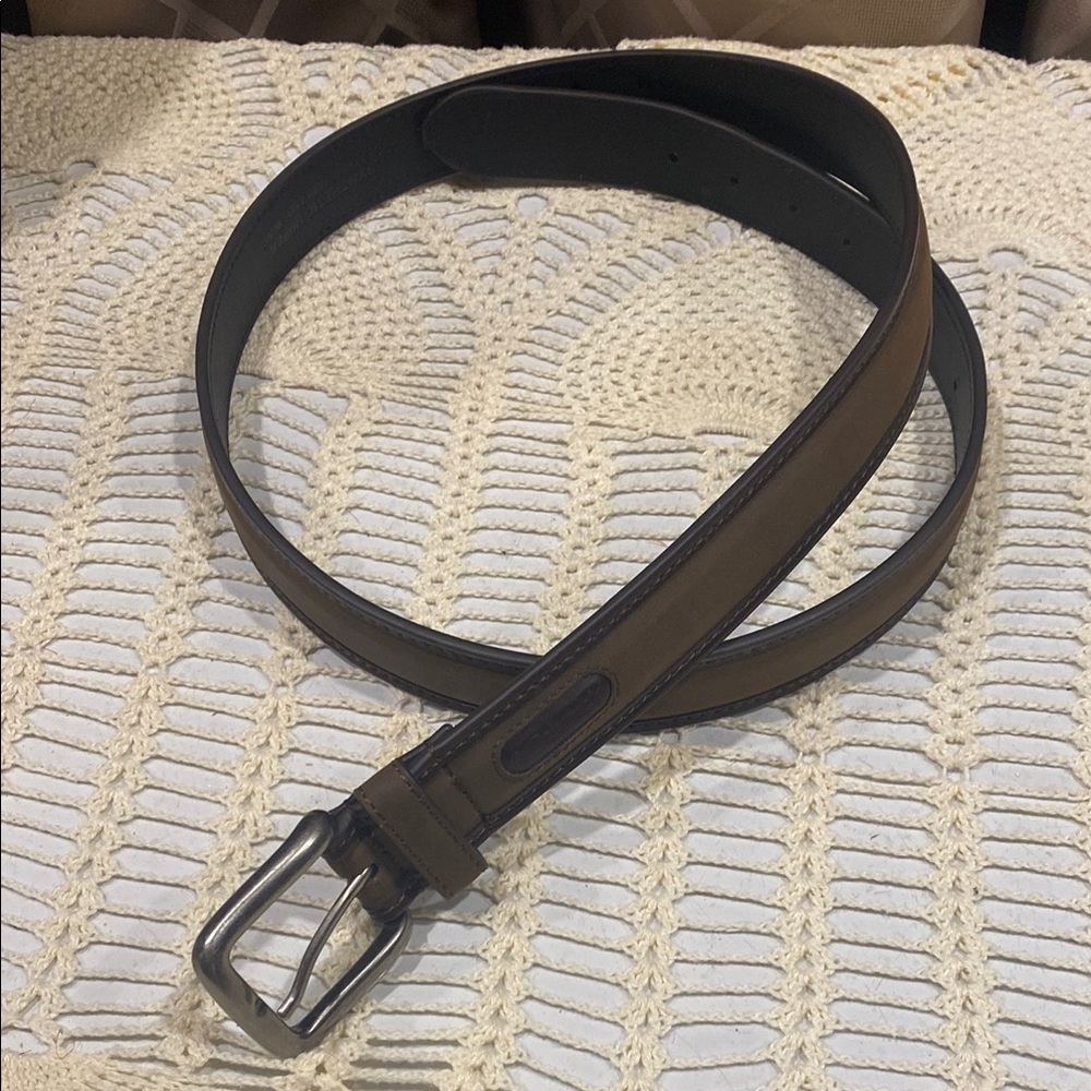 Columbia Belt Like New Synthetic Upper with Leather Trim and Lining Size XL